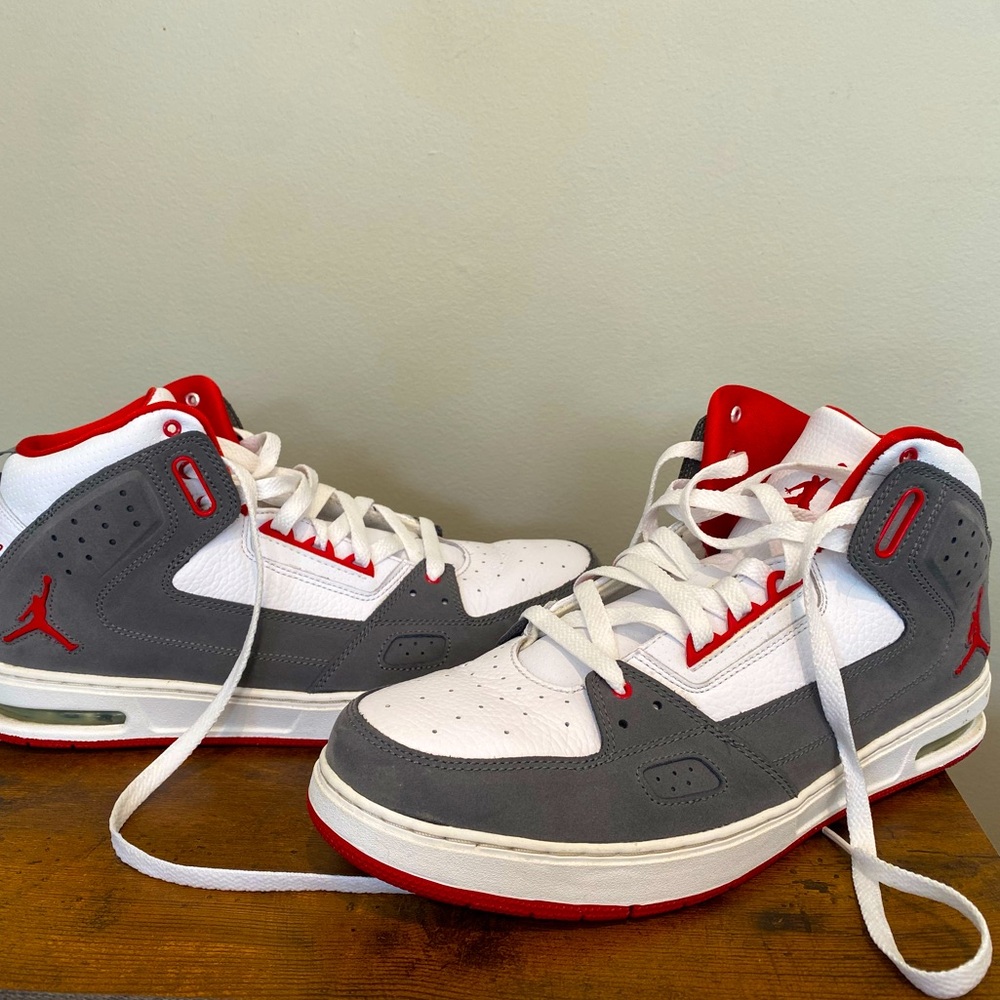 Lightly worn White and grey Nike Jordan Street Classic - 10.5